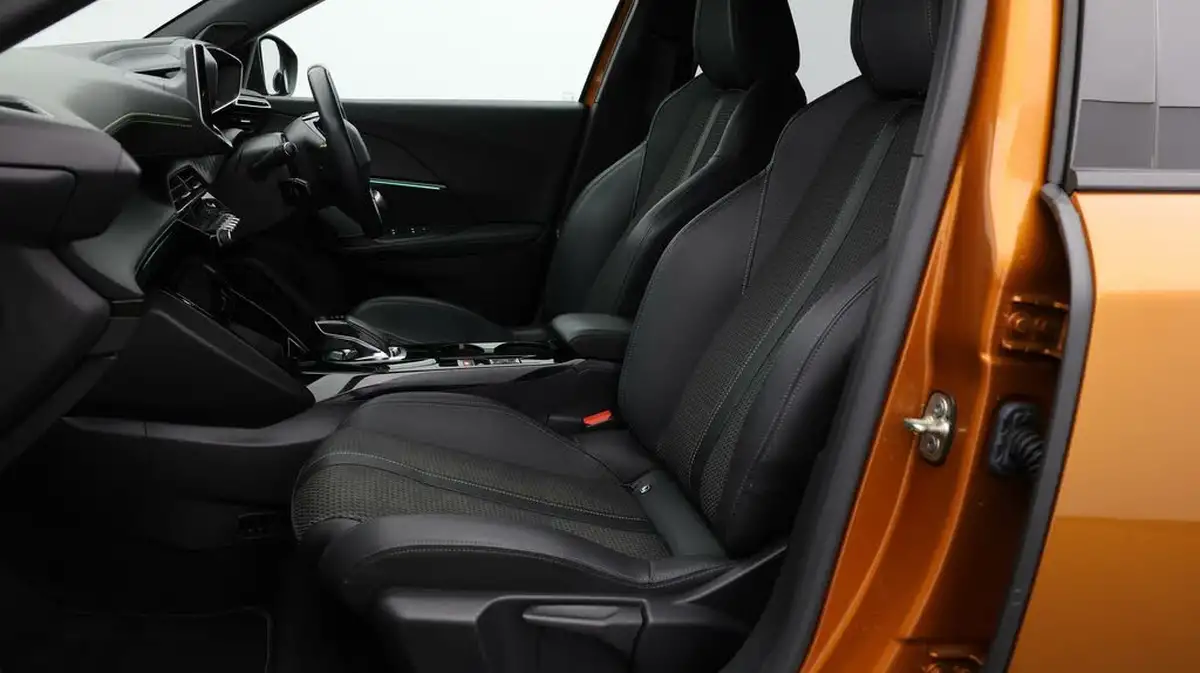 2020-peugeot-2008-suv-e-gt-big-13