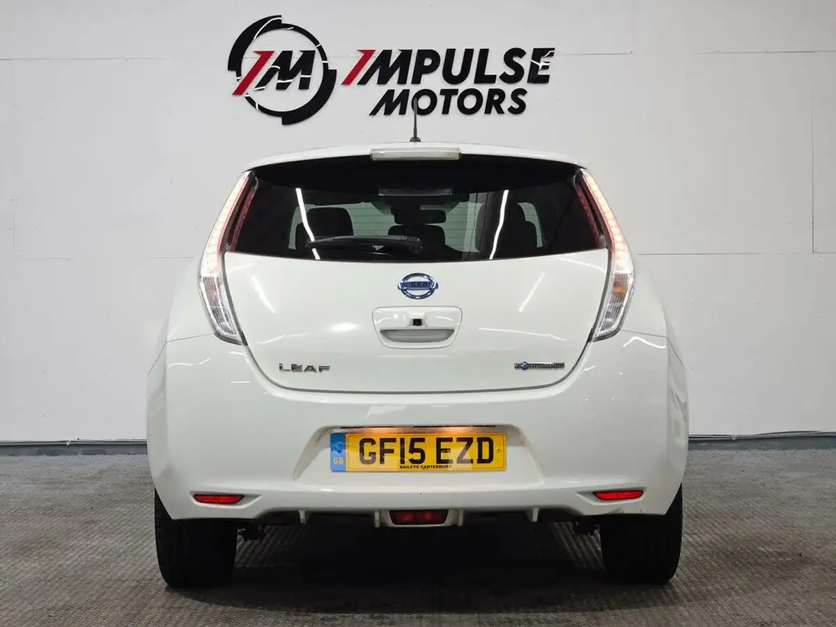 2015-nissan-leaf-e-tekna-24kwh-big-5
