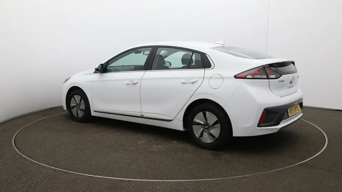 2021-hyundai-ioniq-16-gdi-premium-hybrid-big-28