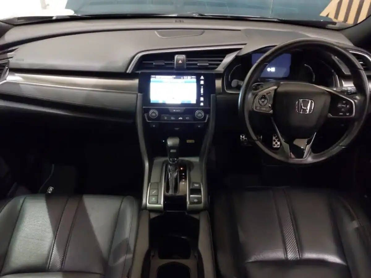 2017-honda-civic-15-vtec-turbo-prestige-cvt-big-2