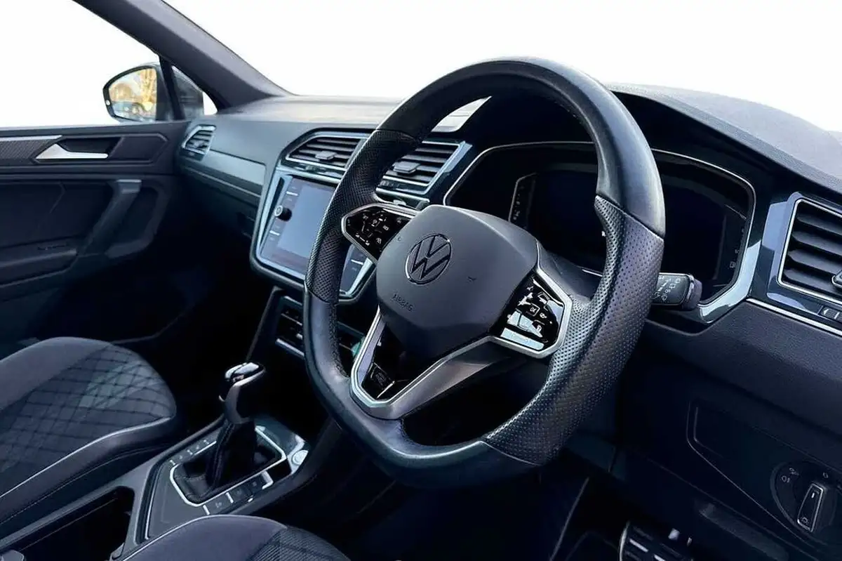 2023-volkswagen-tiguan-15-tsi-r-line-edition-big-5