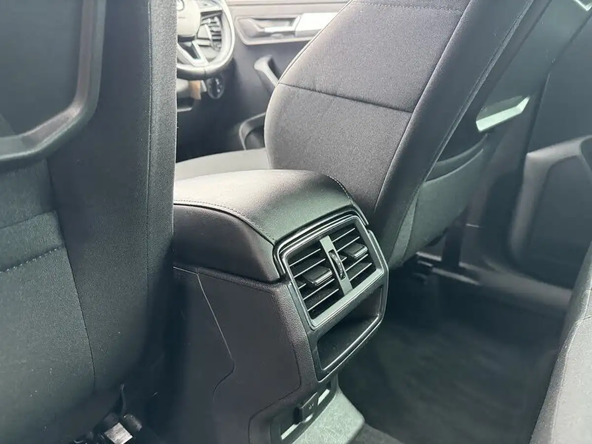 2018-skoda-karoq-16tdi-se-scr-1596cc-big-53