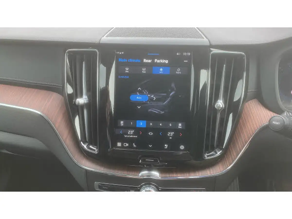 2023-volvo-xc60-20-b5-ultimate-big-37