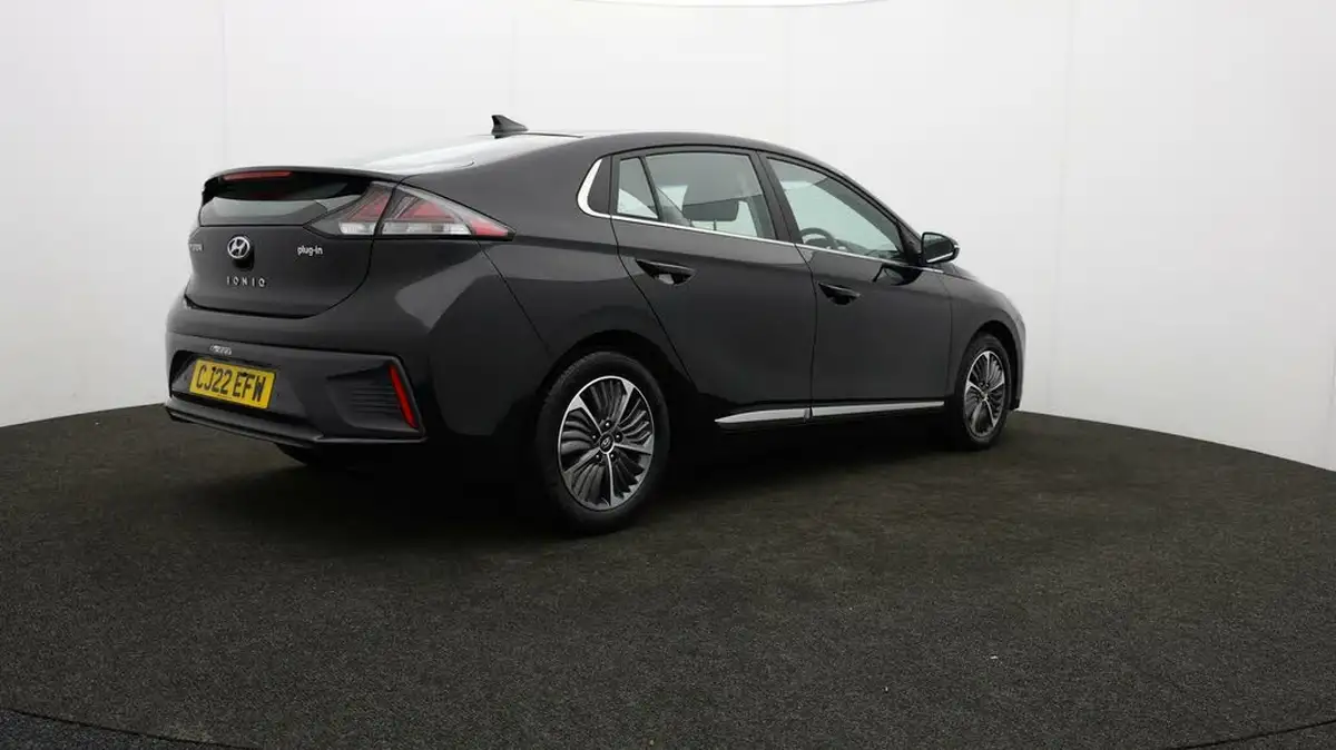 2022-hyundai-ioniq-16-gdi-premium-plug-in-hybrid-big-6
