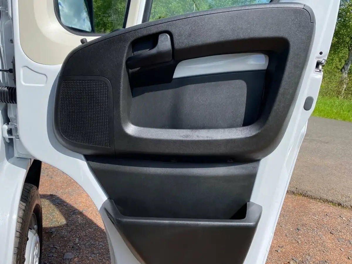 2024-peugeot-boxer-22-bluehdi-professional-premium-335-l3h2-panel-big-51