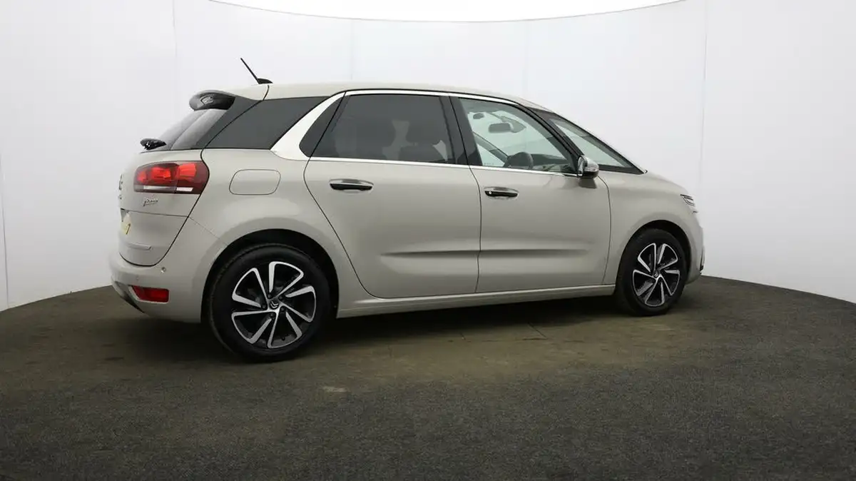 2018-citroen-c4-picasso-16bluehdi-flair-big-48