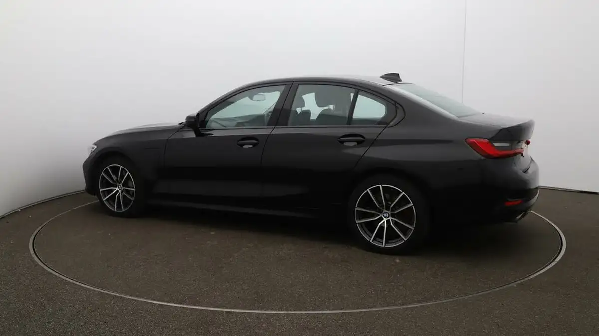 2020-bmw-3-series-big-38