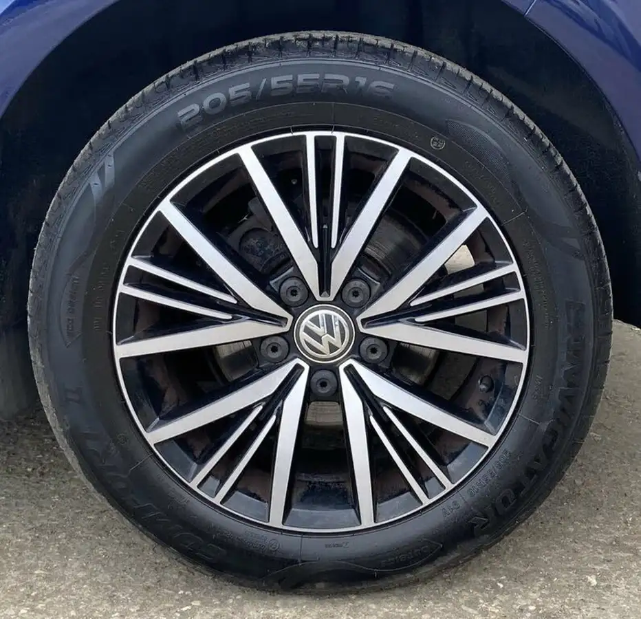 2018-volkswagen-golf-16tdi-se-nav-hatchback-5d-big-8