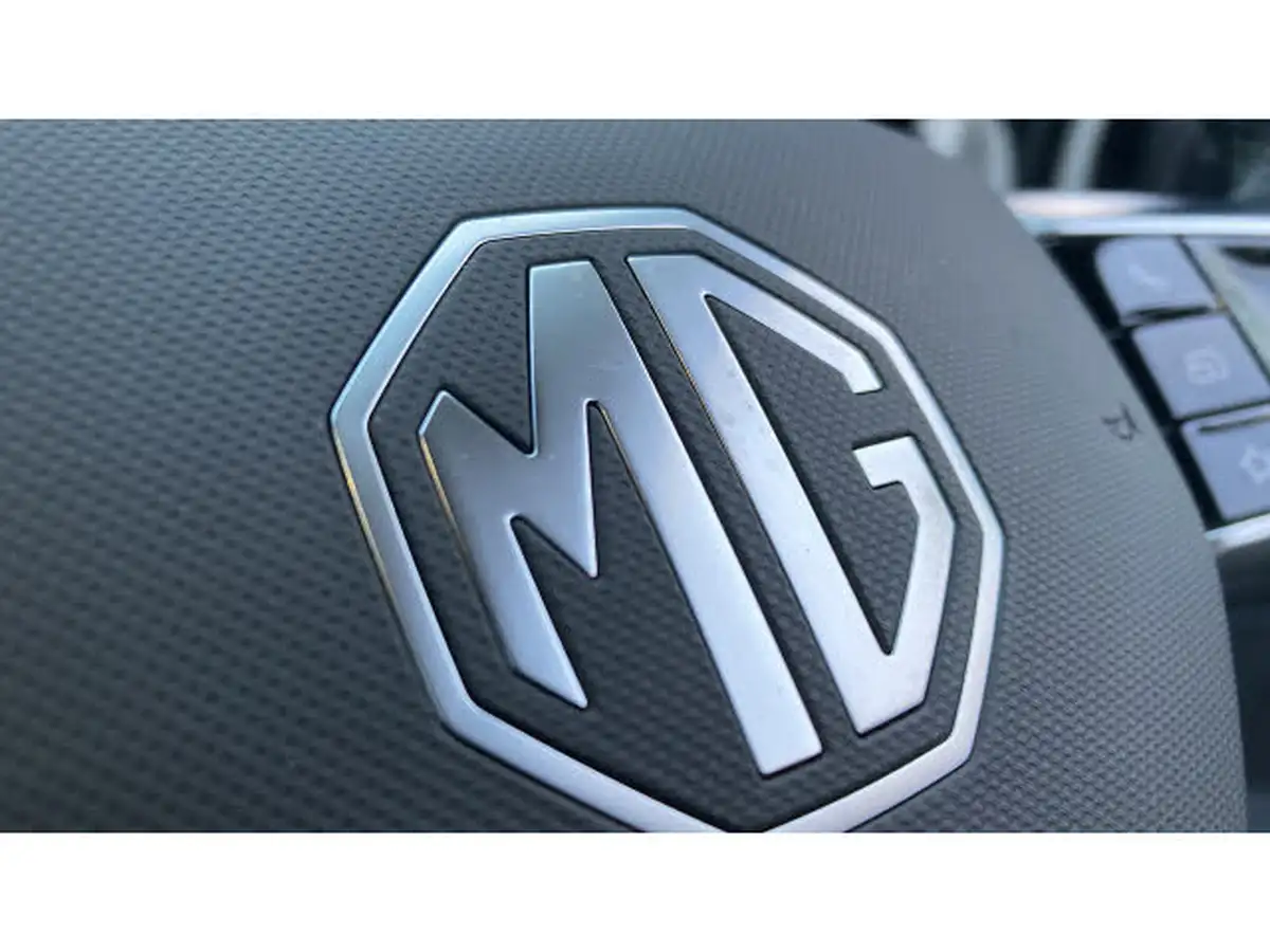 2025-mg-hs-15t-gdi-trophy-273ps-plug-in-hybrid-1496cc-auto-big-21