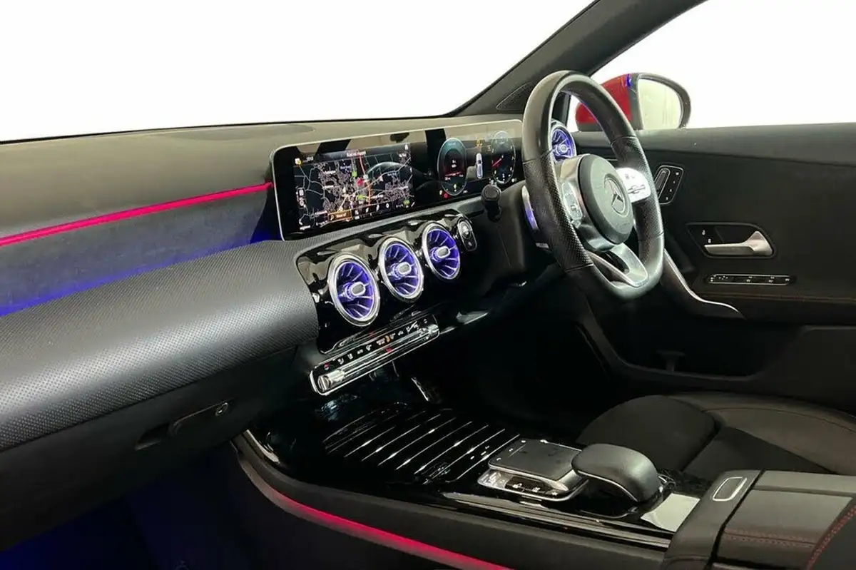 2019-mercedes-benz-a-class-20-a250-amg-line-premium-plus-hatchback-5d-big-8