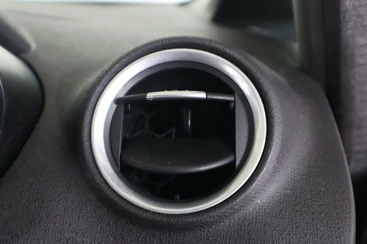 2017-ford-fiesta-10t-st-line-with-nav-125ps-3d-big-27