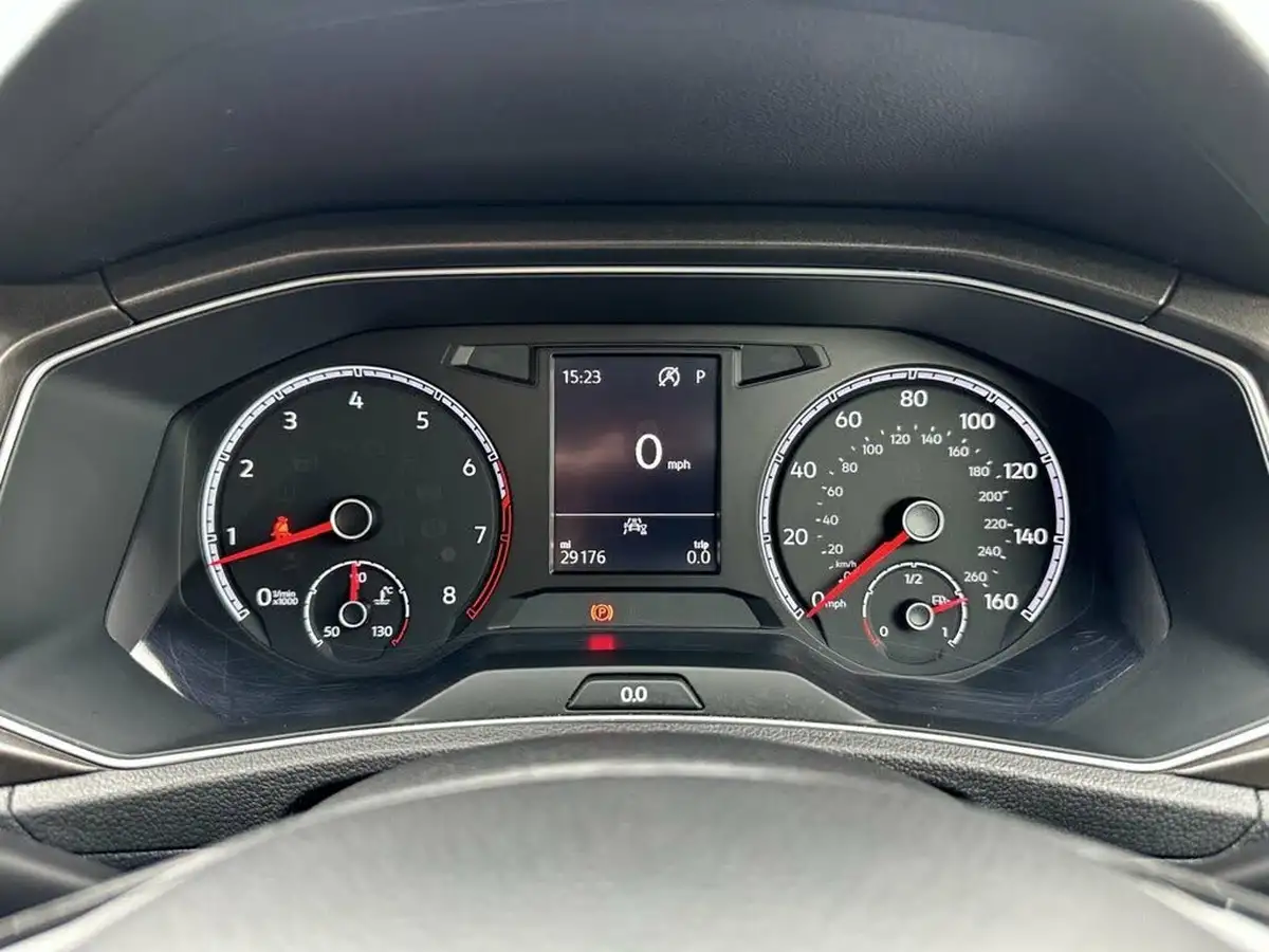 2019-volkswagen-t-roc-15-tsi-se-dsg-big-14