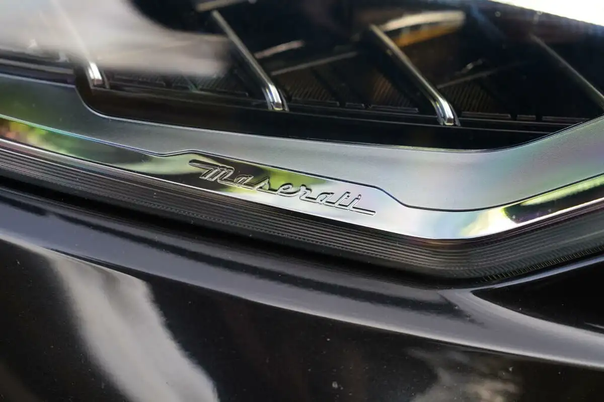 2021-maserati-levante-30-gransport-big-72