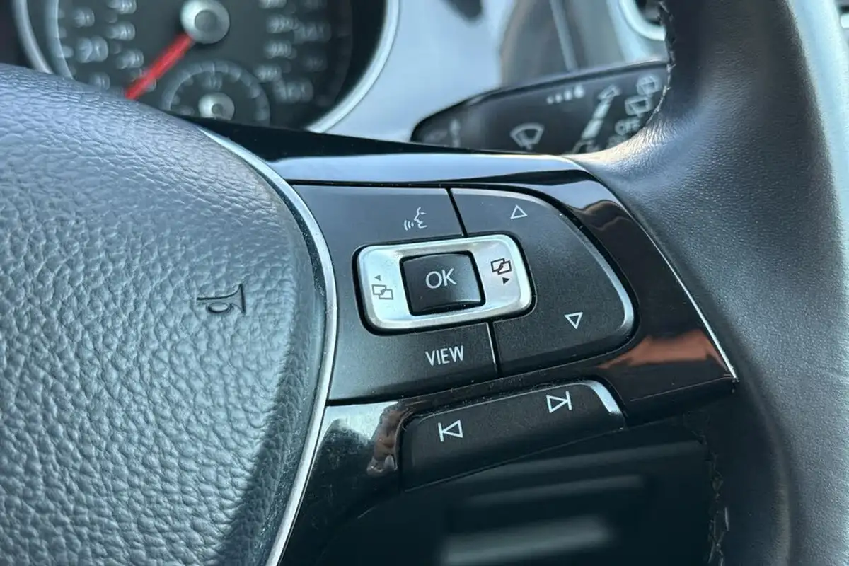 2019-volkswagen-golf-15-tsi-match-130ps-hatchback-5d-big-36