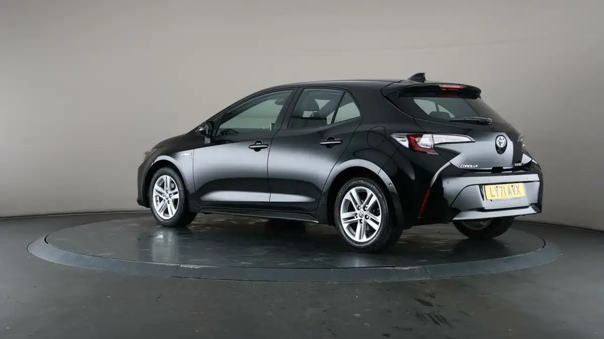 2022-toyota-corolla-18-vvt-i-icon-tech-trk-hatchback-5d-big-72