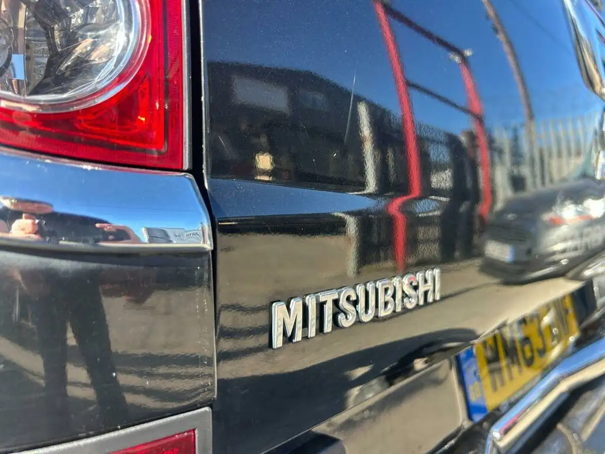 2013-mitsubishi-l200-big-34