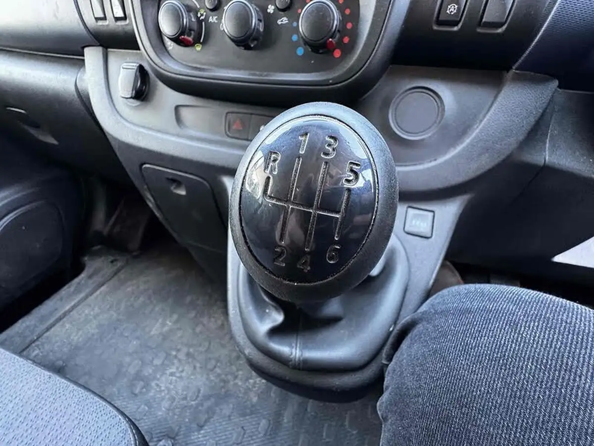 2019-vauxhall-vivaro-16cdti-2900-l2h1-120pseu6c-ss-9-seats-combi-big-35