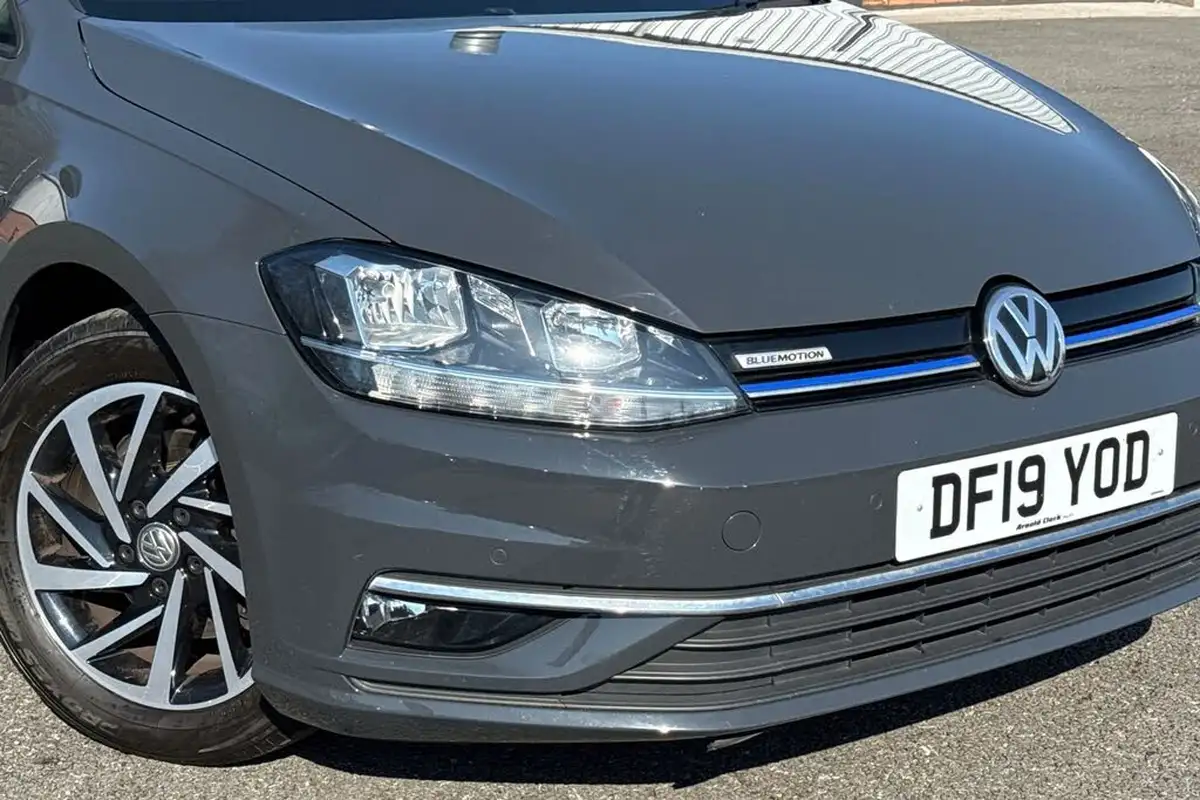2019-volkswagen-golf-15-tsi-match-130ps-hatchback-5d-big-8