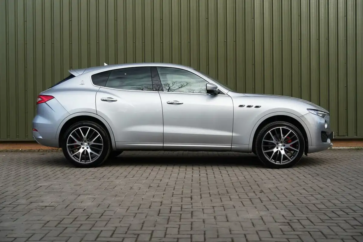 2017-maserati-levante-30td-awd-big-7