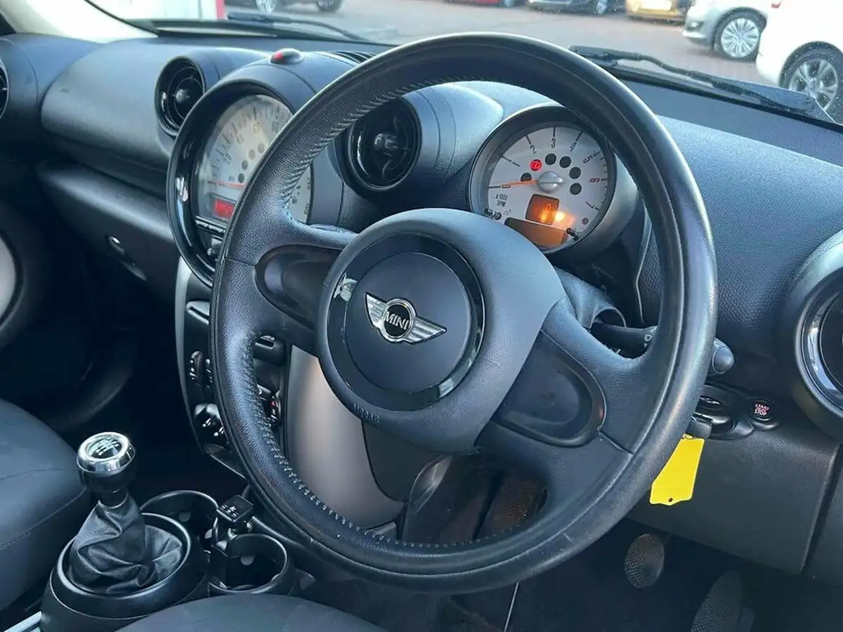 2014-mini-countryman-16td-cooper-d-big-11