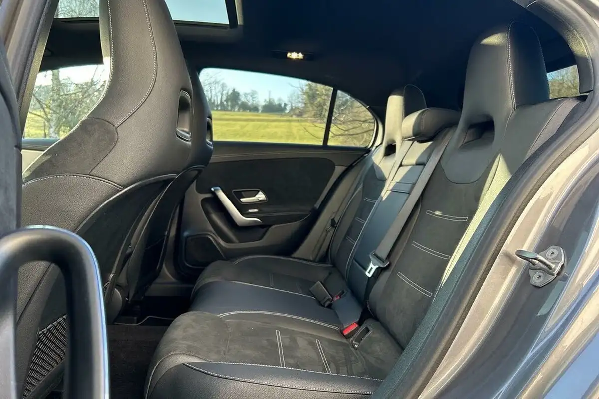 2022-mercedes-benz-a-class-20-a250-amg-line-premium-plus-edition-hatchback-5d-big-19
