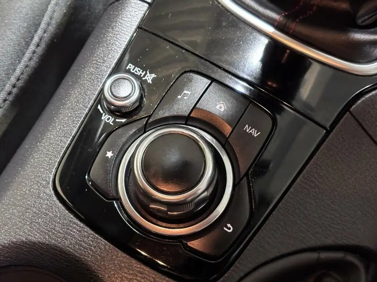2014-mazda-mazda3-20-se-l-nav-hatchback-5d-big-22