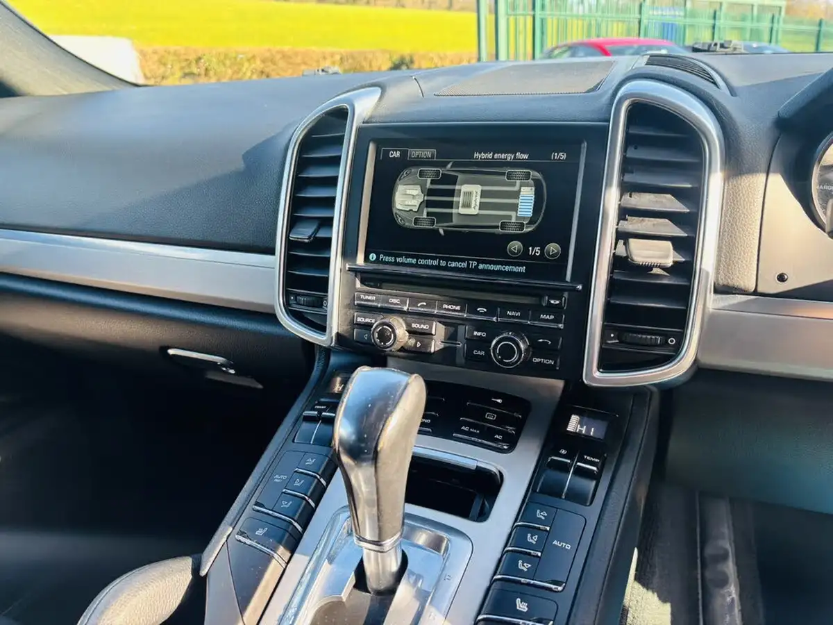 2010-porsche-cayenne-30-s-big-5