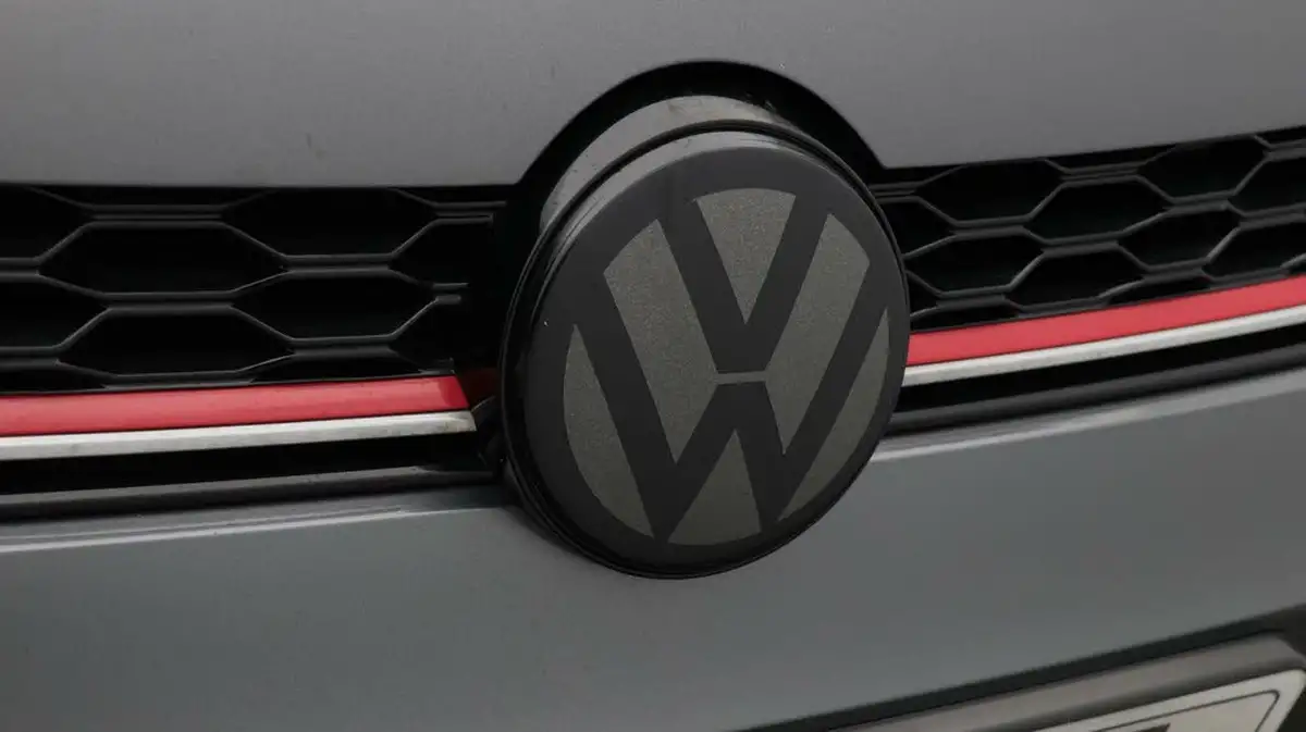 2018-volkswagen-golf-20-tsi-gti-3d-dsg-big-21
