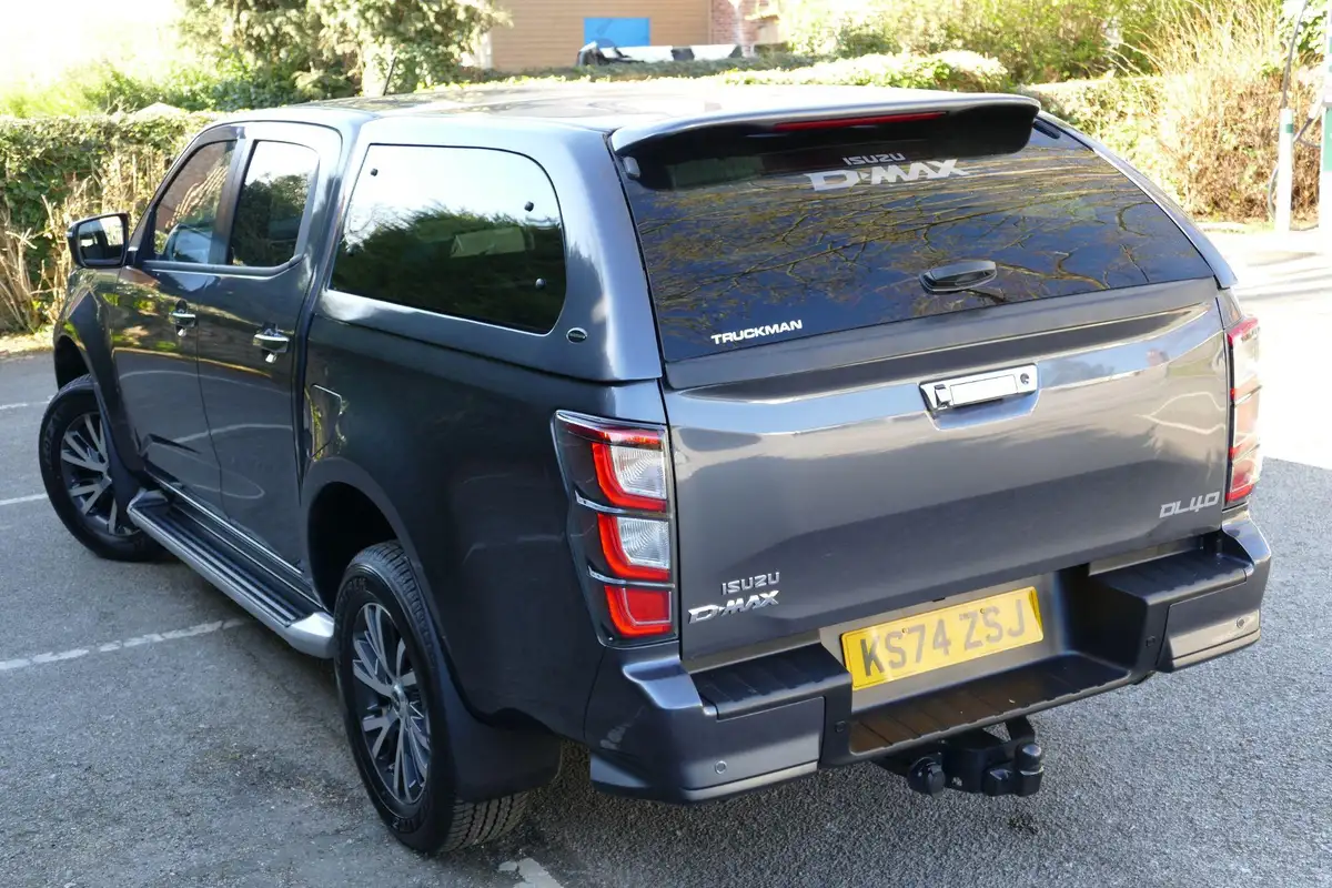 2024-isuzu-d-max-19td-dl40-big-10