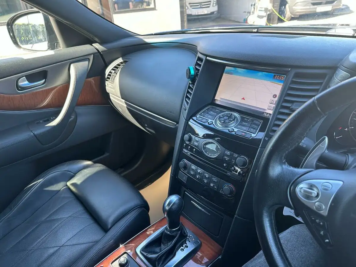 2015-infiniti-qx70-30td-s-premium-237ps-big-11