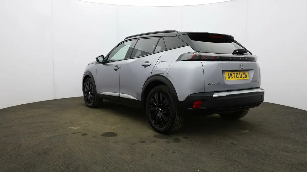 2020-peugeot-2008-suv-e-gt-big-37