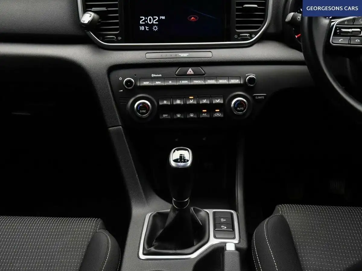 2022-kia-sportage-16-gdi-2-big-25