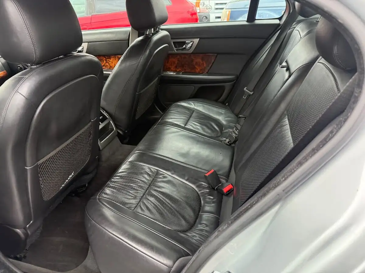 2009-jaguar-xf-27td-premium-luxury-big-18
