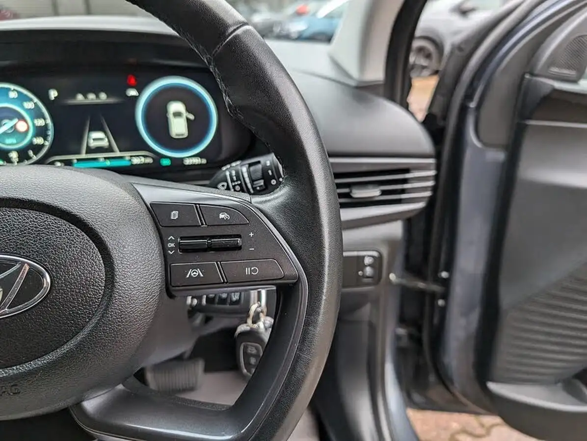 2022-hyundai-i20-10-t-gdi-se-connect-dct-big-26