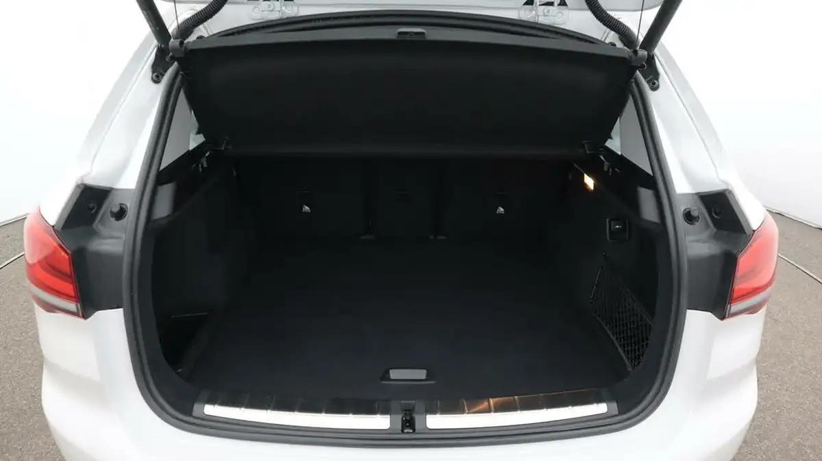 2020-bmw-x1-15-sdrive18i-sport-big-16