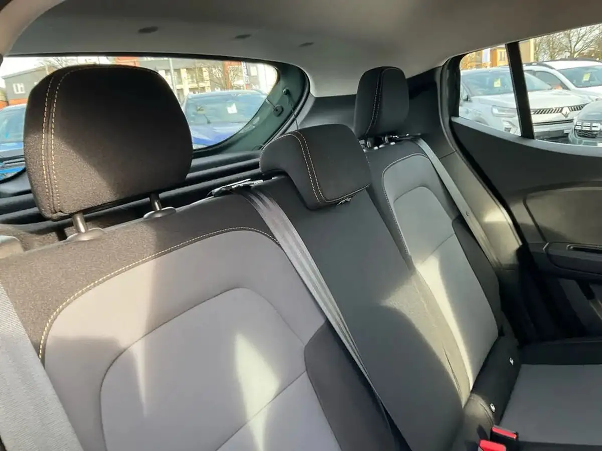 2023-dacia-sandero-stepway-10-tce-essential-90bhp-big-8
