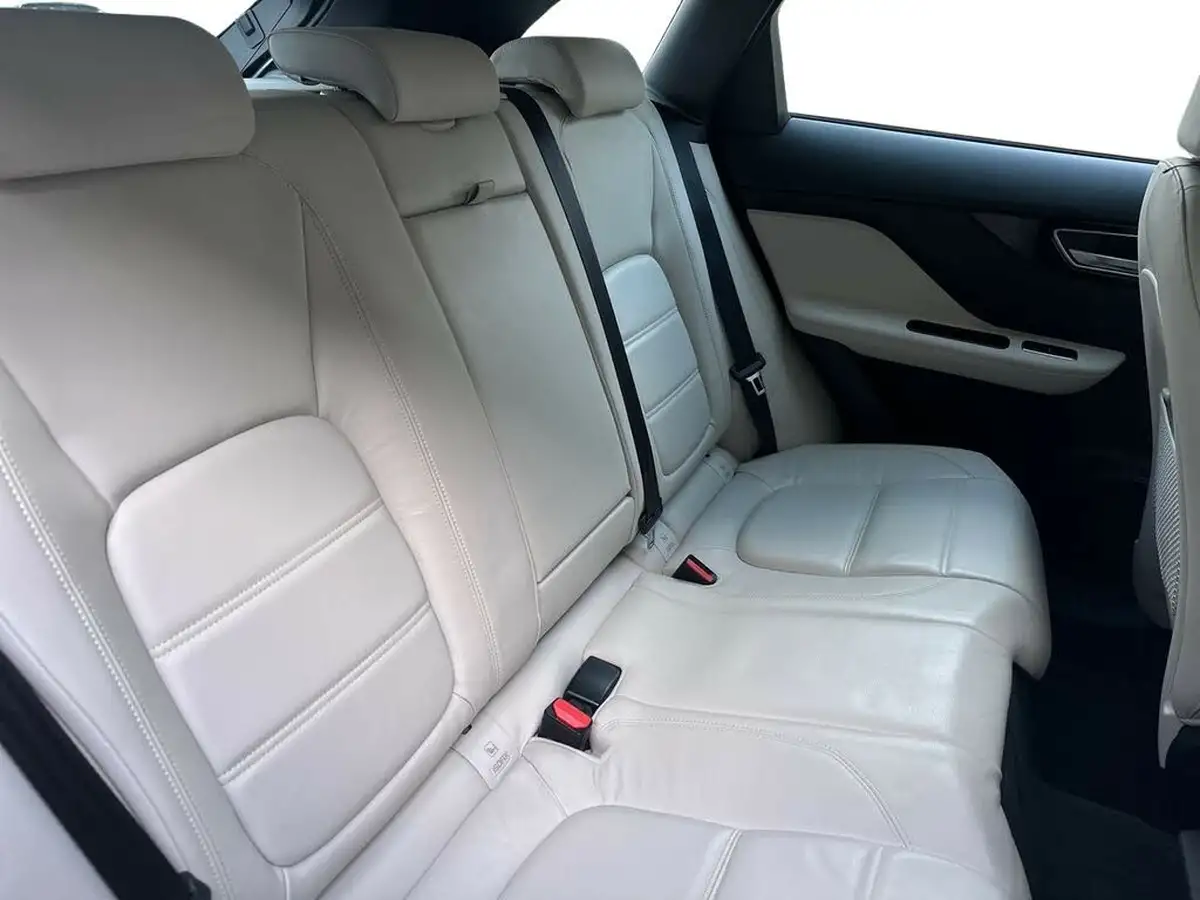 2016-jaguar-f-pace-20-i4d-prestige-awd-auto-big-9