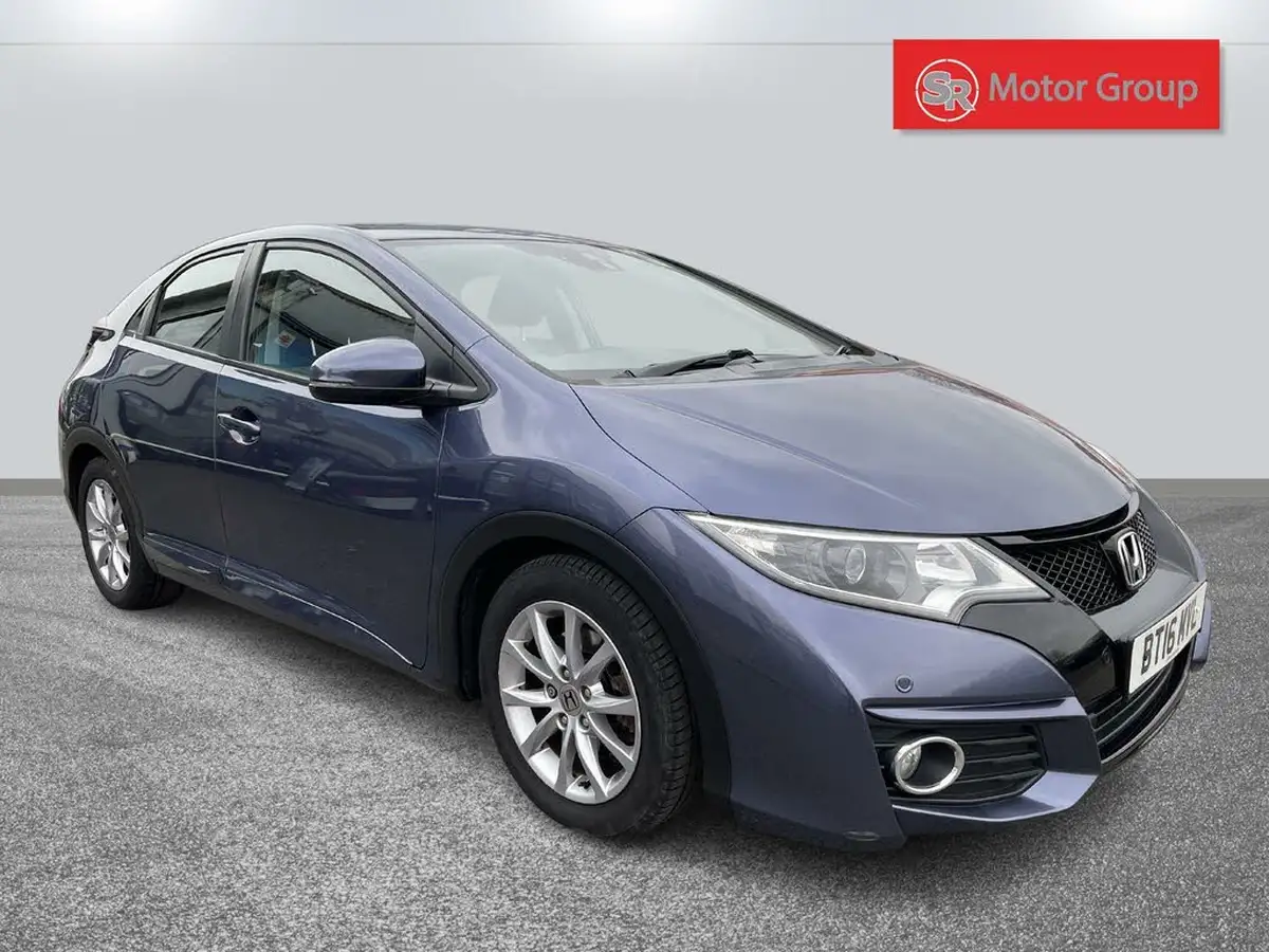 2016-honda-civic-16-i-dtec-se-plus-navi-hatchback-big-5