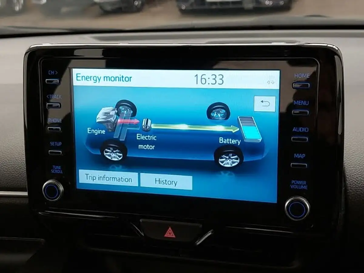 2023-mazda-mazda2-15-agile-big-16