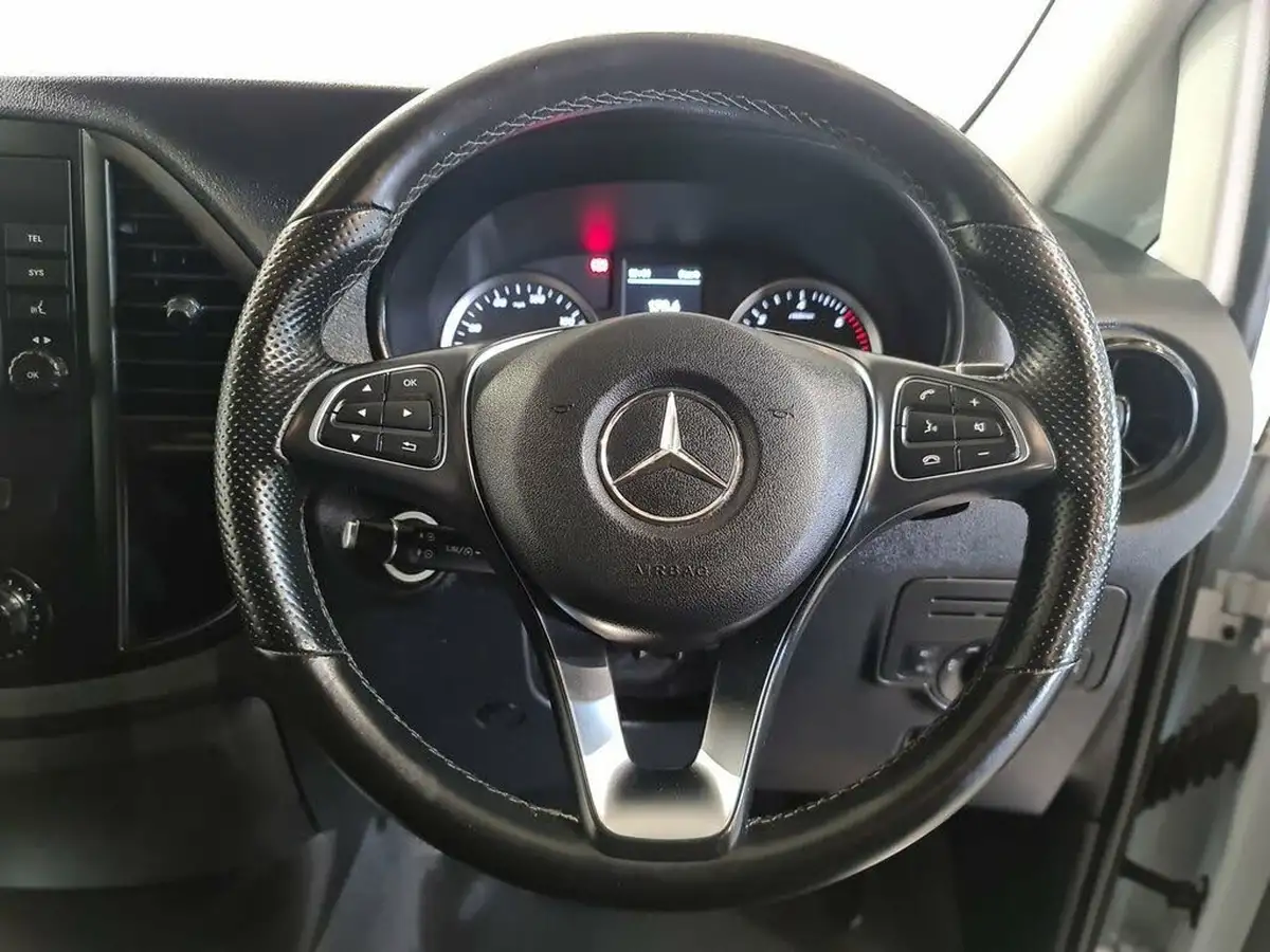 2021-mercedes-benz-vito-20cdi-114-progressive-l2-134bhpeu6dt-panel-1749cc-9g-tronic-big-35