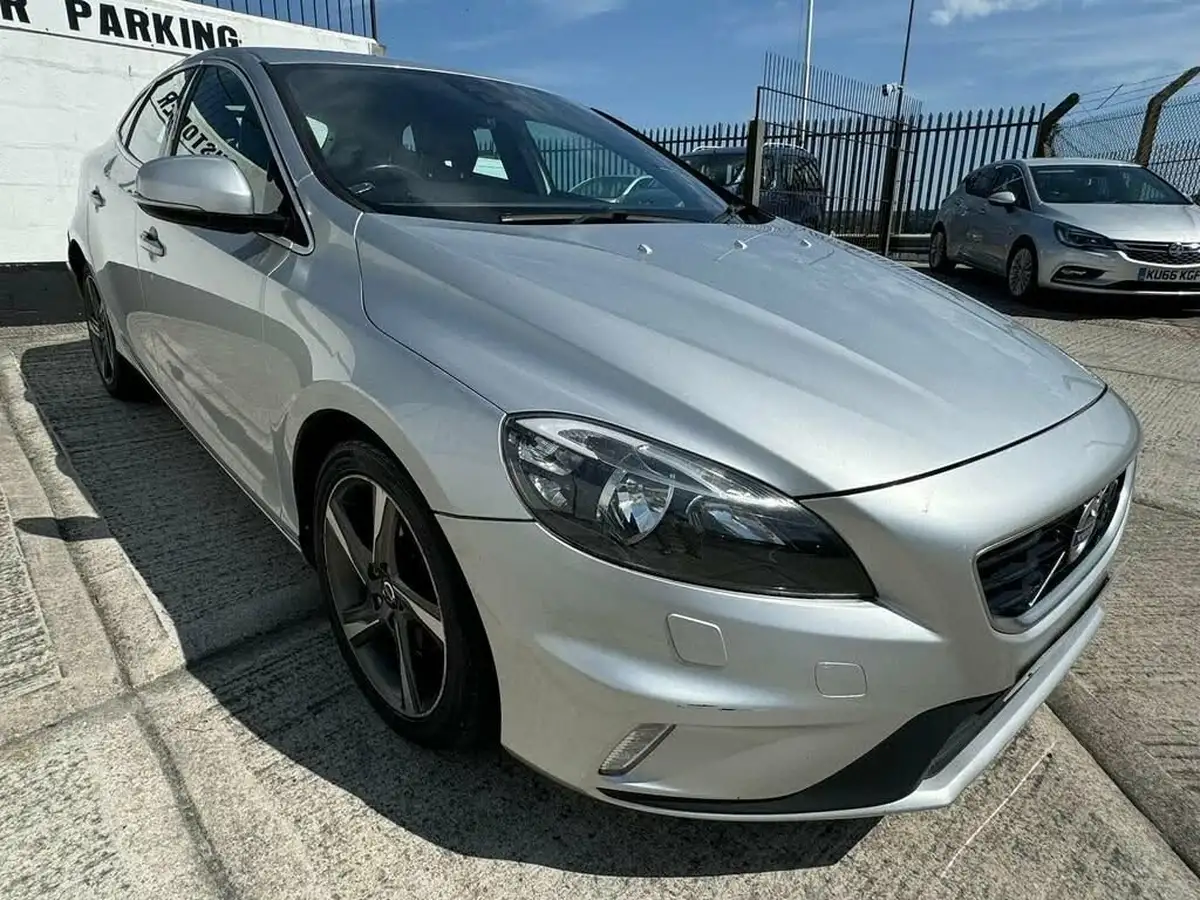 2014-volvo-v40-20td-d4-r-design-190bhp-nav-1969cc-big-9
