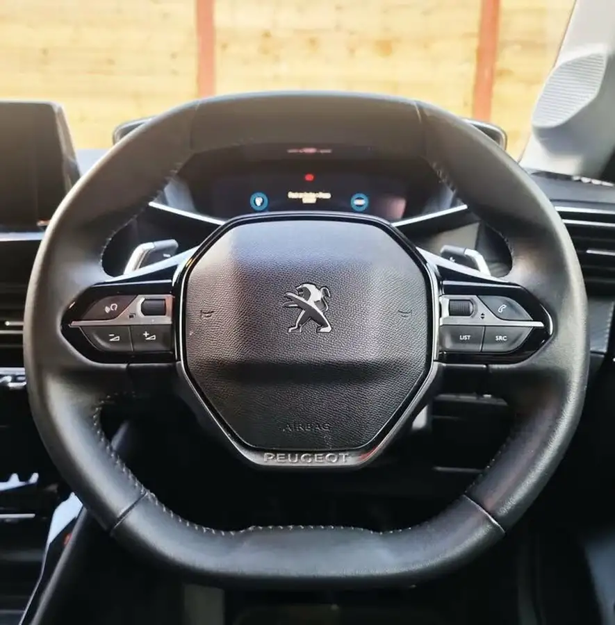 2021-peugeot-208-12-puretech-allure-premium-100bhp-eat8-big-15