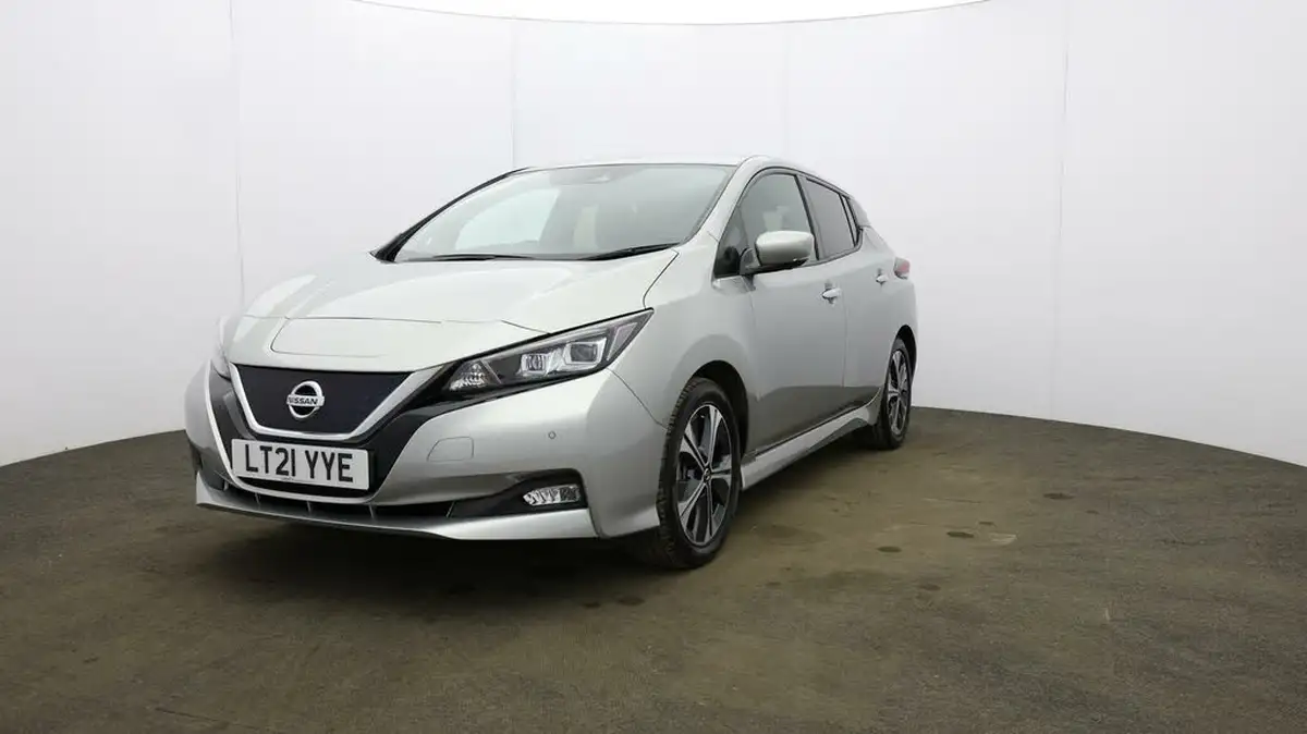 2021-nissan-leaf-e-tekna-big-37