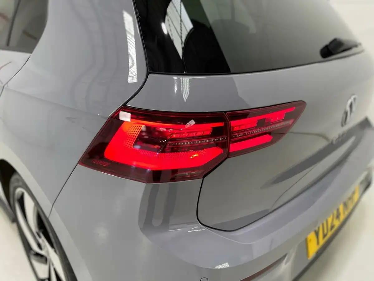 2024-volkswagen-golf-20-tsi-gti-245ps-big-11