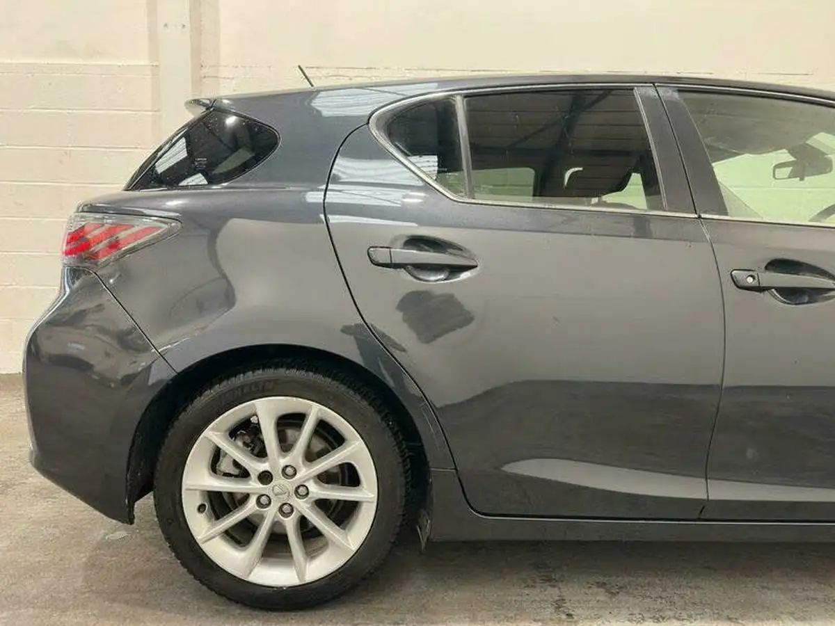 2011-lexus-ct-200h-18-se-l-big-20