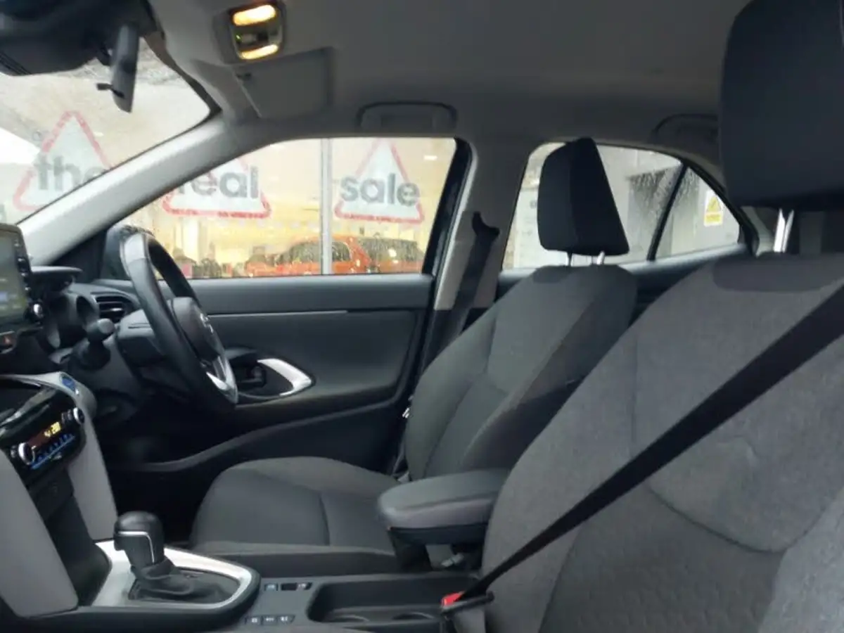2021-toyota-yaris-cross-15-vvt-i-icon-big-4