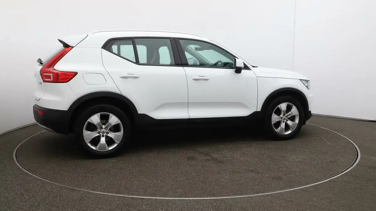 2019-volvo-xc40-15-t3-momentum-163bhp-big-42