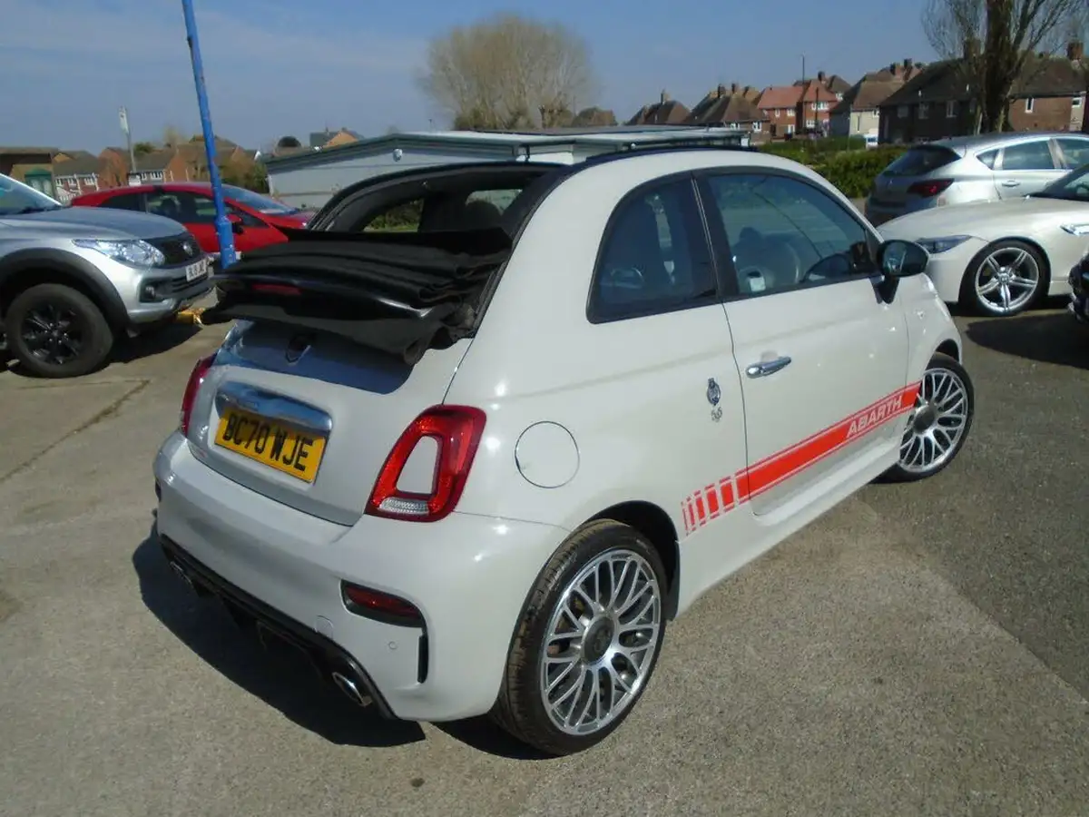 2020-abarth-595c-14-tjet-big-4