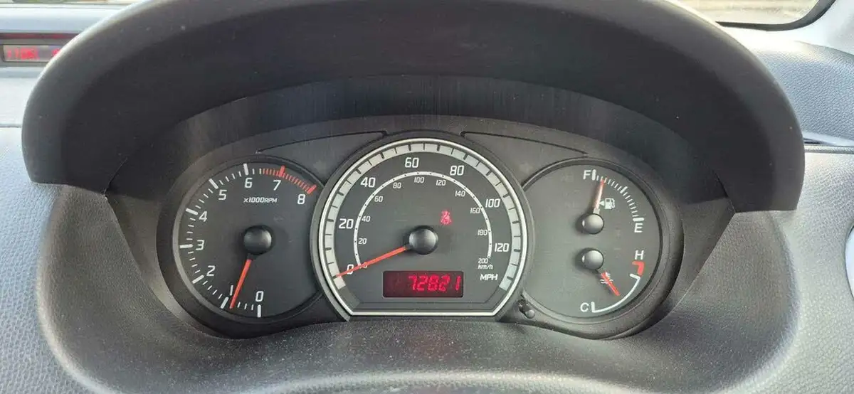 2009-suzuki-swift-13-gl-3d-big-15