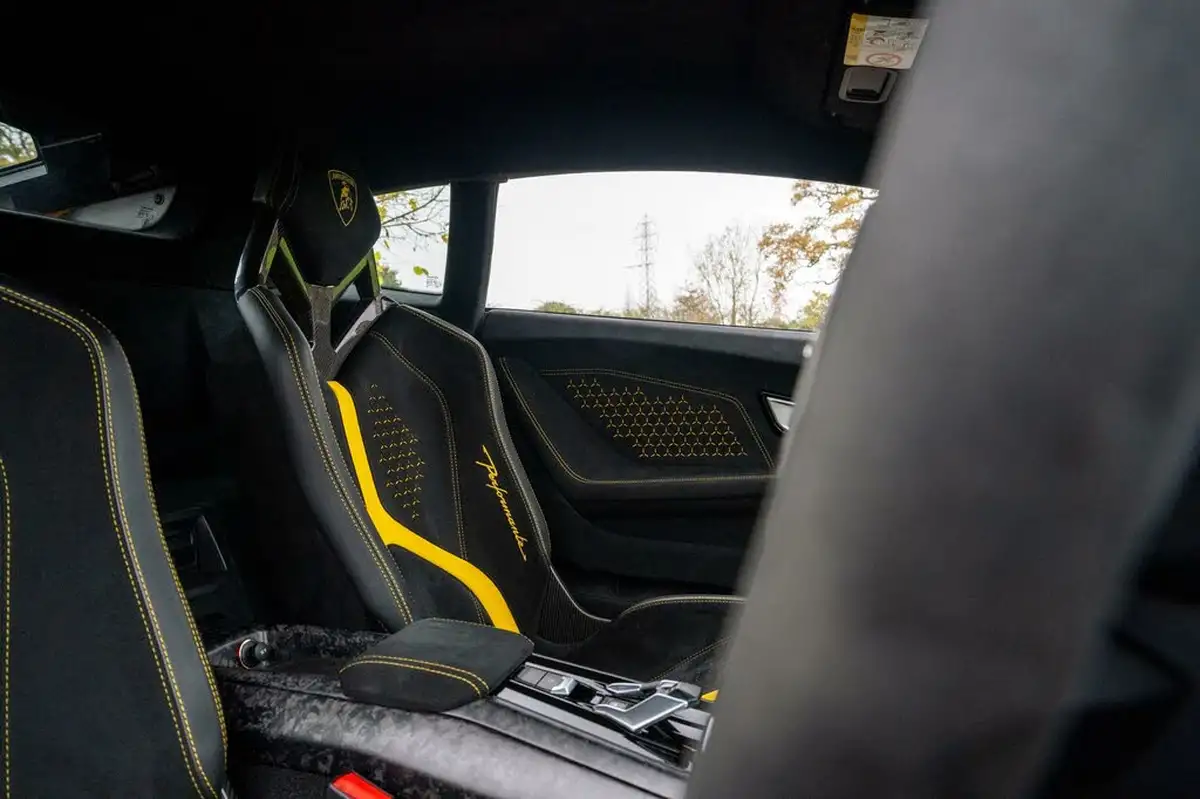 2018-lamborghini-huracan-52-performante-coupe-big-63